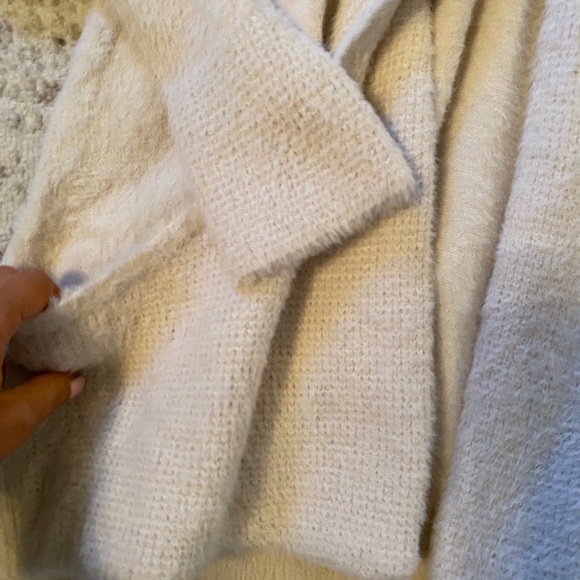 New🤍Ultra soft snuggly cardigan in bone - Picture 4 of 6